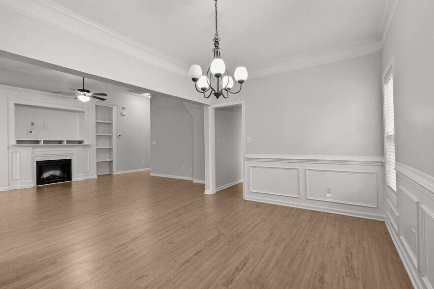 Building Photo - 6471 Chamblee Dr