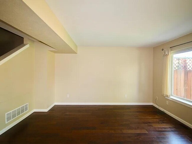 Building Photo - 164 Meriwether Ave