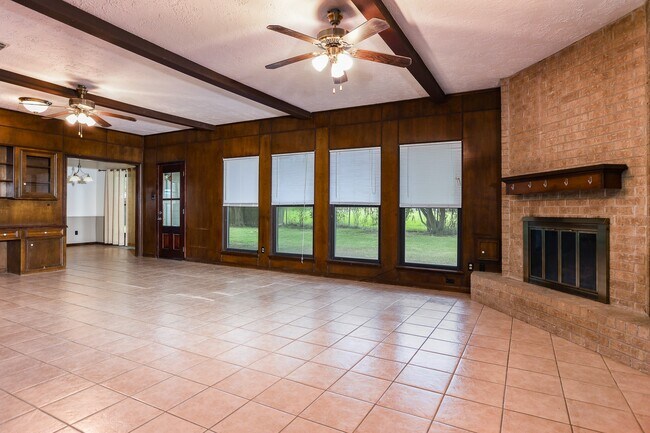 Building Photo - 1226 Ferndale Dr