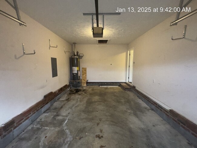 Building Photo - 6300 Bent Tree Dr