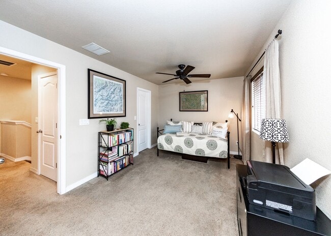 Building Photo - Gorgeous Gold Hills Mesa 2 Bedroom
