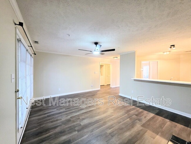 Building Photo - 302 Bubble Creek Ct