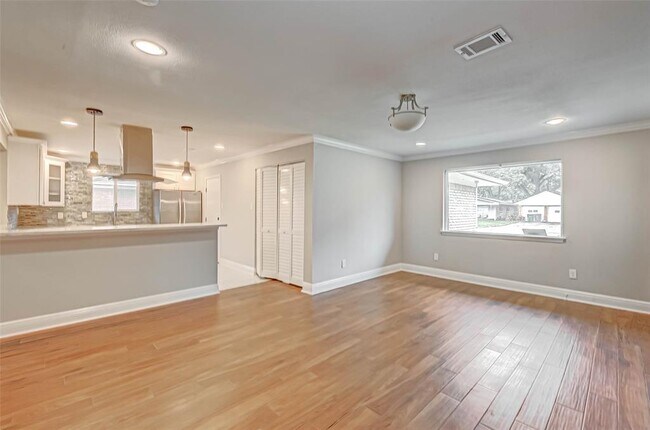 Building Photo - 5611 Nina Lee Ln