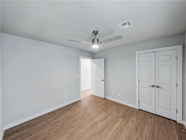 Building Photo - 6609 NW Altus St