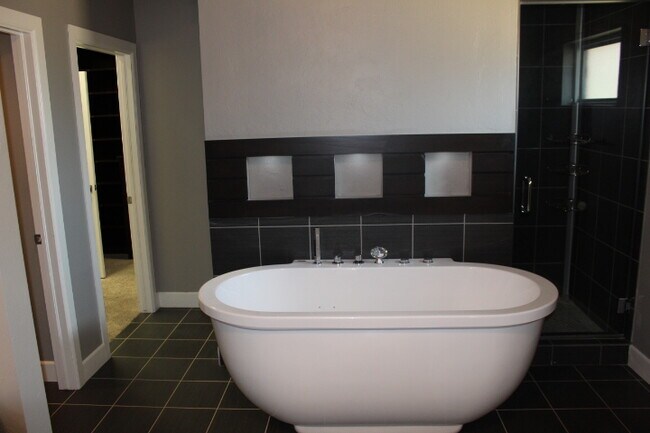 Building Photo - 16808 Kierland Ct