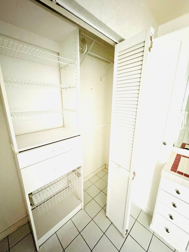 Building Photo - 135 178th Ave W