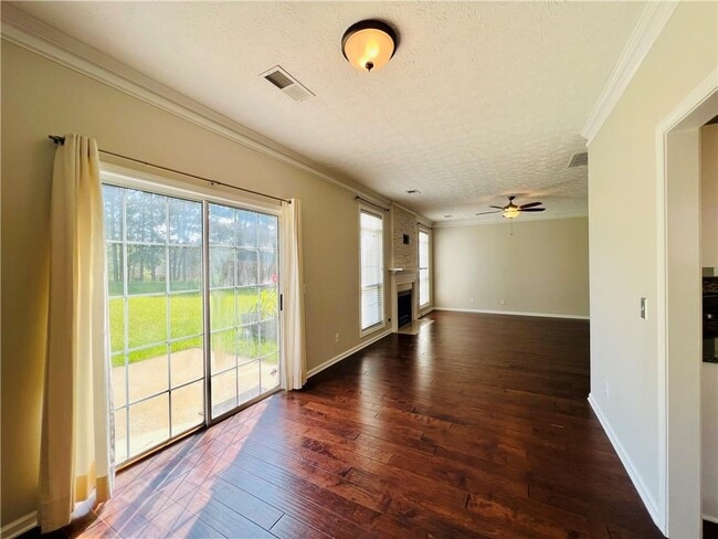 Building Photo - 156 Weatherstone Dr