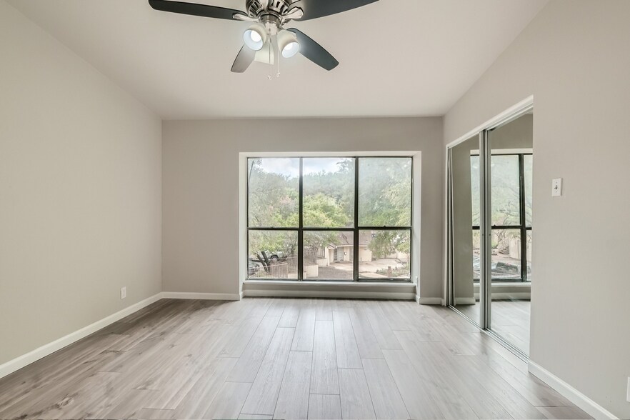 Building Photo - 8642 Fredericksburg Rd