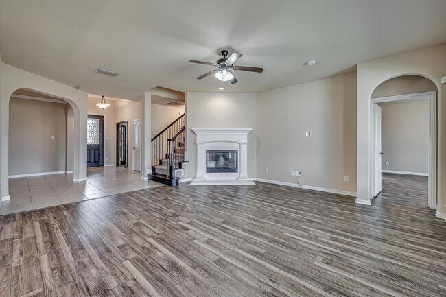 Building Photo - 438 Brookdale Dr