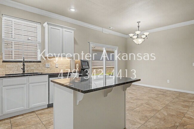 Building Photo - 592 N Longfellow Ln