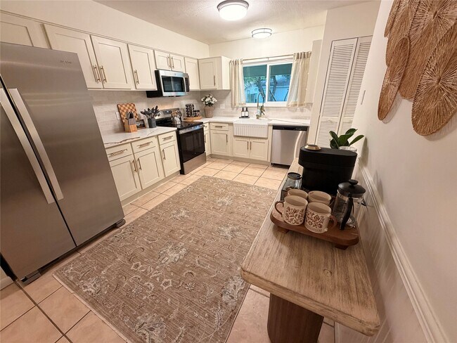 Building Photo - 1 Laurel Oak Pl