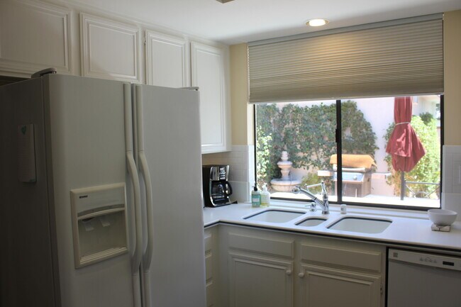 Building Photo - 36 El Toro Dr