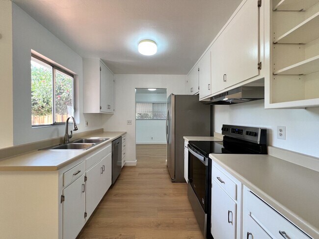 Building Photo - Updated Three Bedroom Napa Home