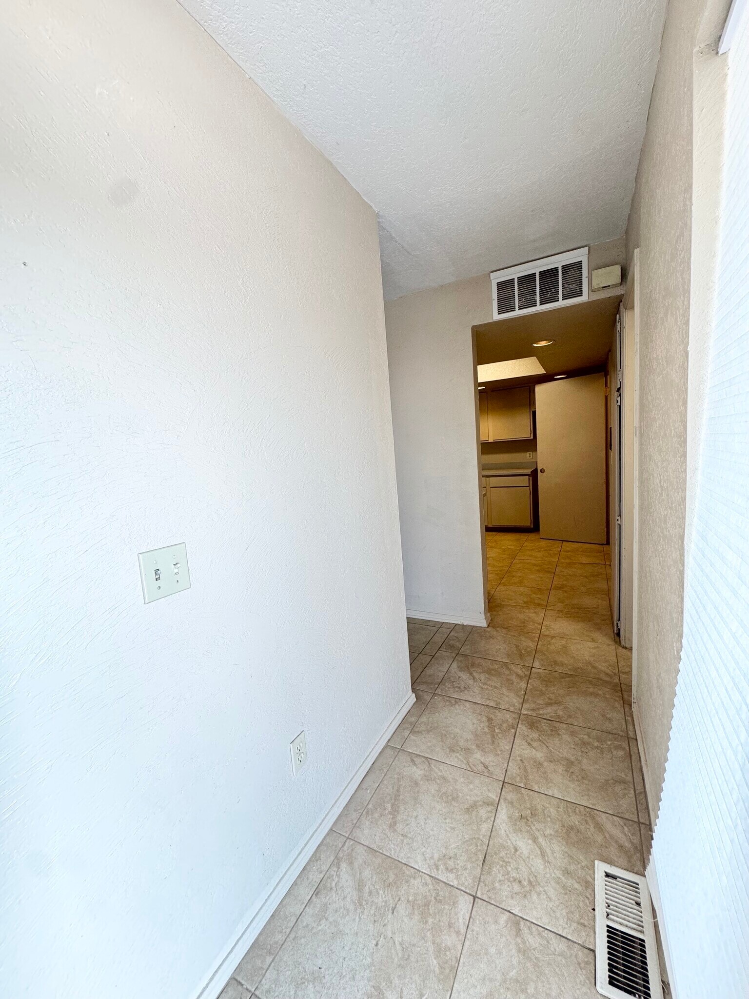 Building Photo - 401 NE 115th St