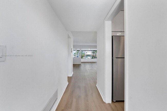 Building Photo - 3111 NE 51st St