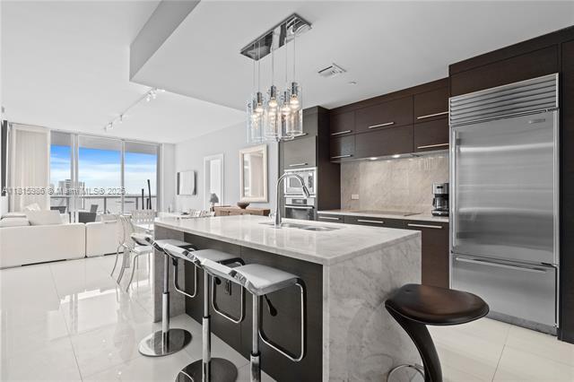 Building Photo - 900 Biscayne