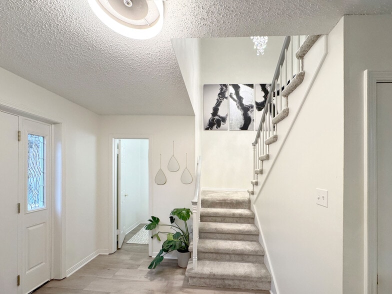 Building Photo - 311 Cambridge Place Dr