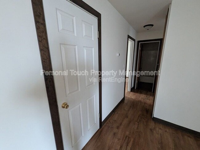 Building Photo - 541 2nd St N