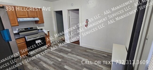 Building Photo - 330 Hillcrest Ave