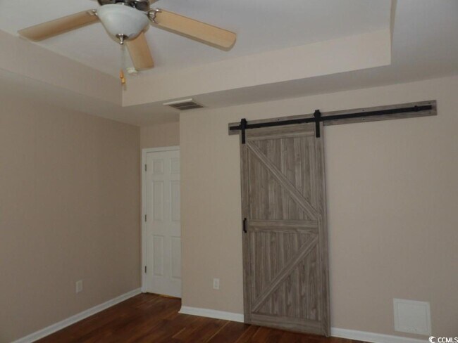 Building Photo - 188 Devonbrook Pl