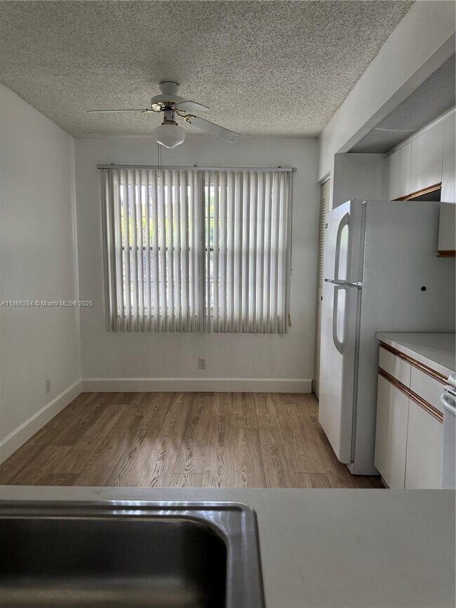 Building Photo - 13101 SW 11th Ct