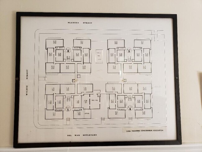 Building Photo - 1127 E Del Mar Blvd