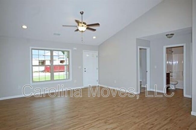 Building Photo - 105 Lockeland Park Dr