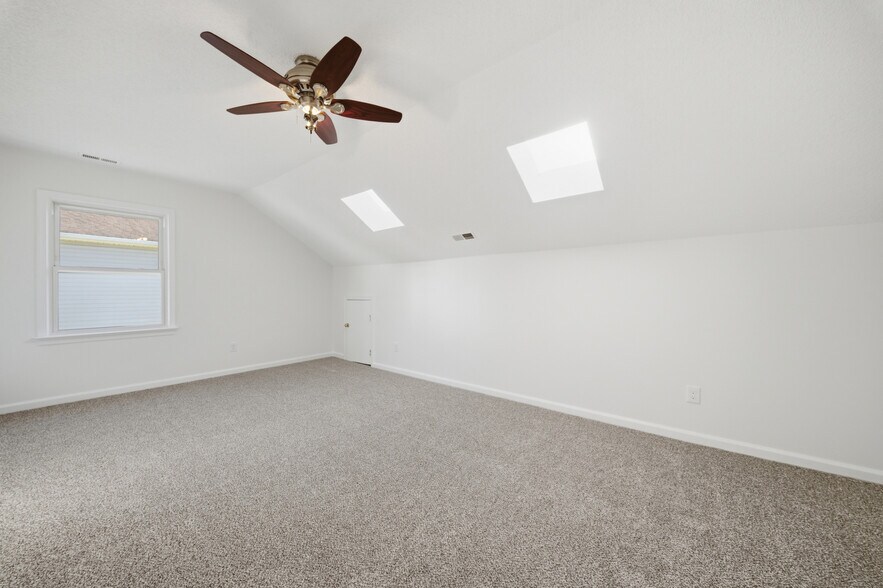 Building Photo - 4732 Brompton Dr