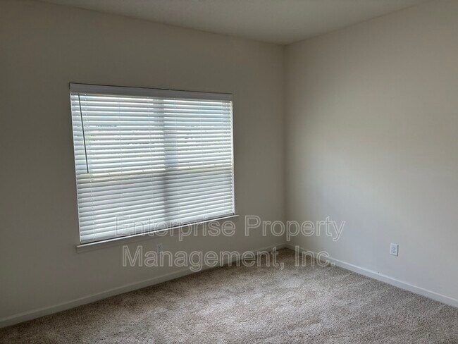 Building Photo - 30 Misty Birch Ln