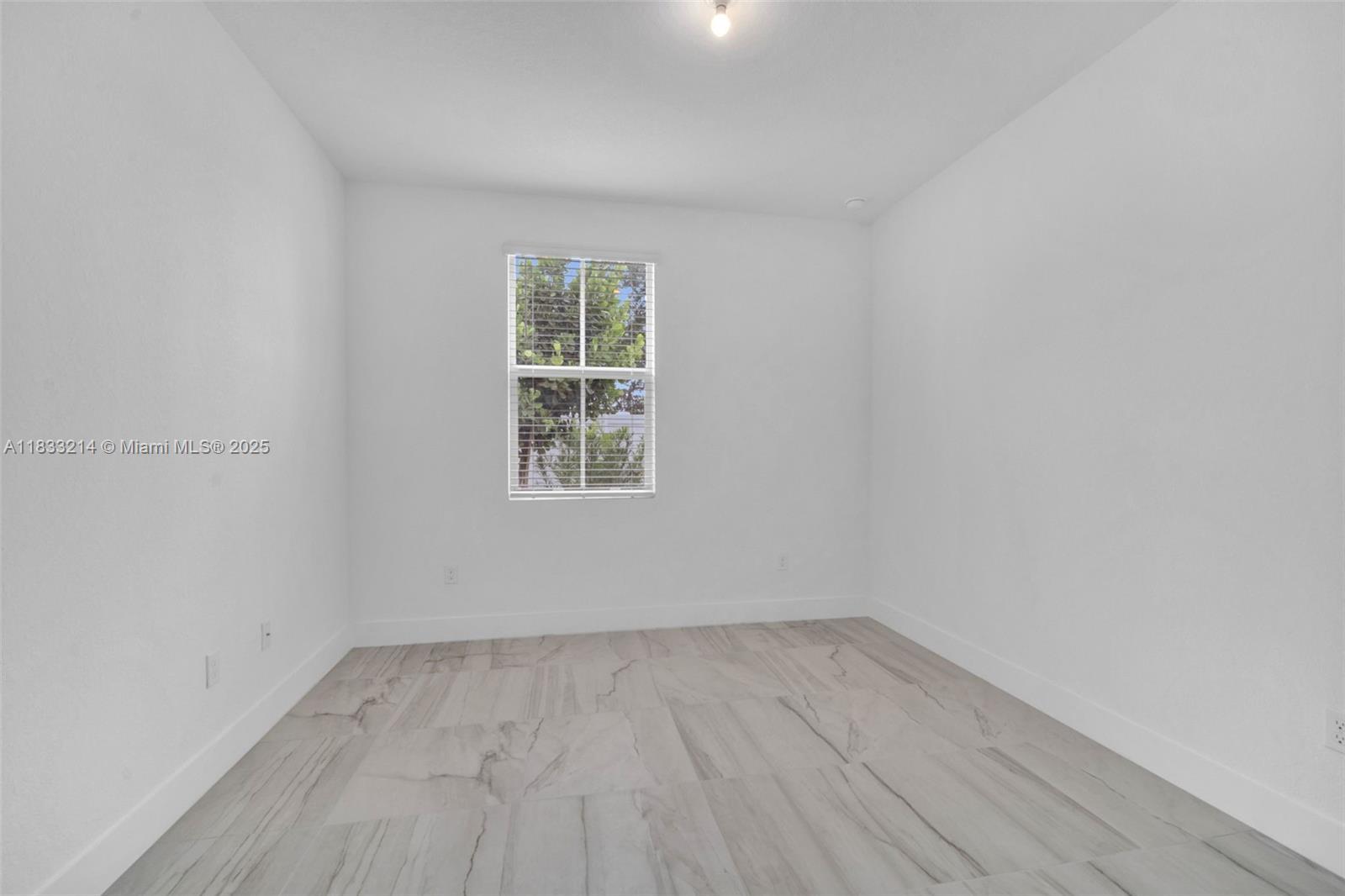 Building Photo - 142 SW 171st Way