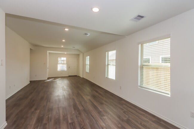 Building Photo - 11150 N Lake Mist Ln