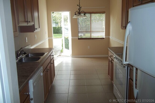 Building Photo - 2132 SE Eatonville Dr
