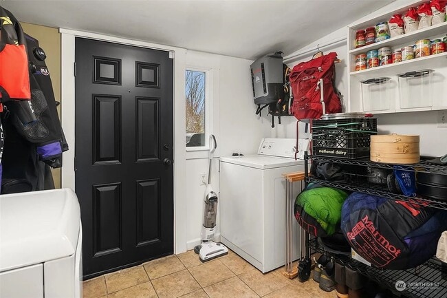 Building Photo - Bright & Charming 1Bed/1Bath + Den in Prim...