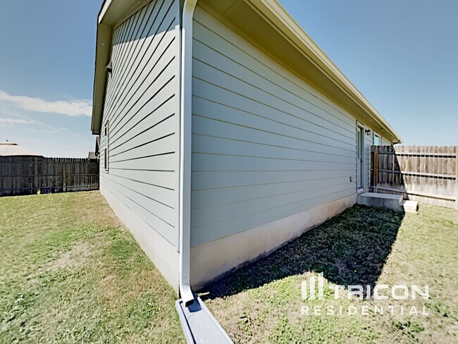 Building Photo - 8730 Segura Wy