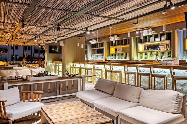 Building Photo - 2301 Collins Ave