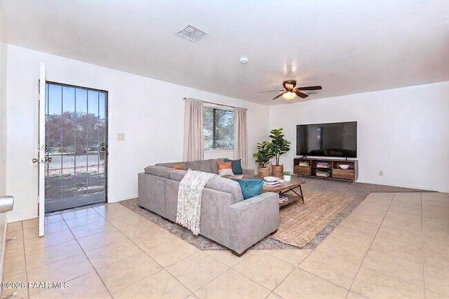 Building Photo - 8486 E Posse Cir