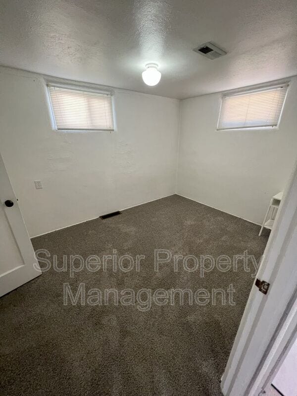 Building Photo - 222 Main St