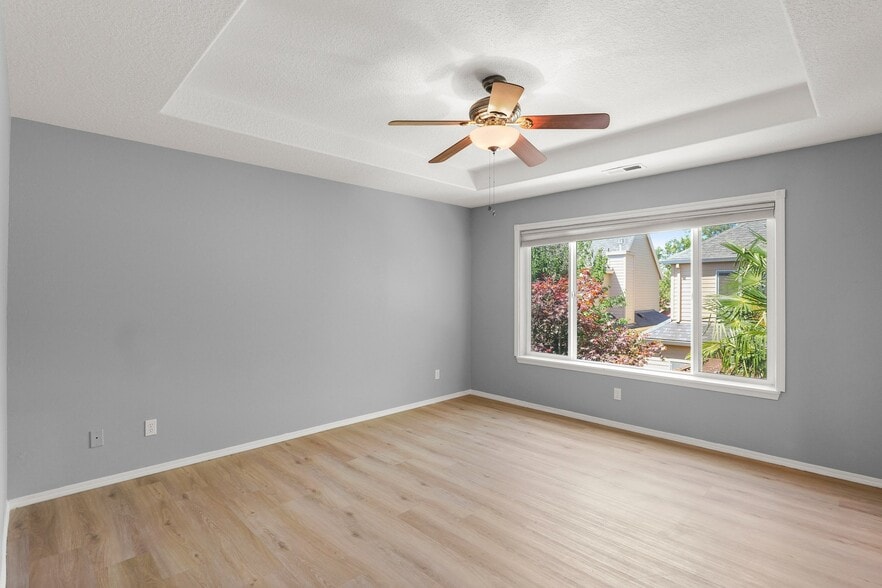 Building Photo - 793 NE 61st Ct