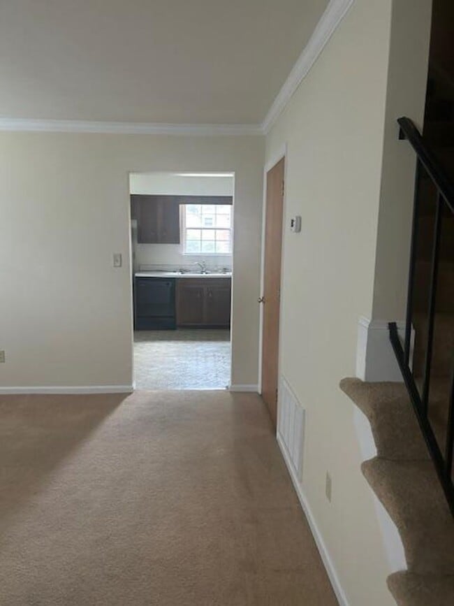 Building Photo - New Listing!