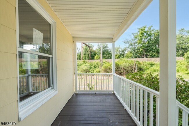 Building Photo - 37 Bowers Ln