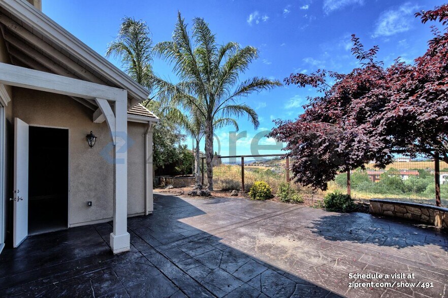 Building Photo - 833 Griffon Ct