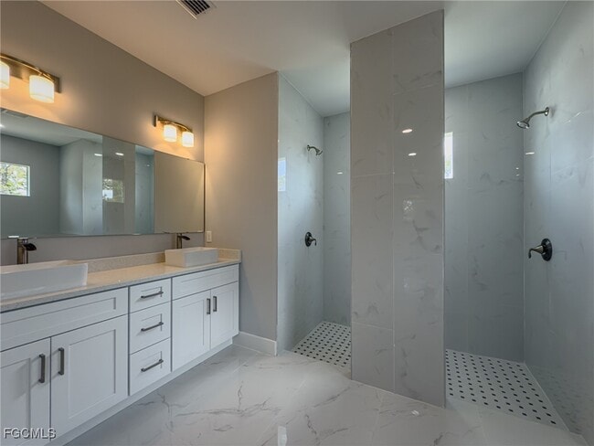 Building Photo - 6137 Higgins Ave