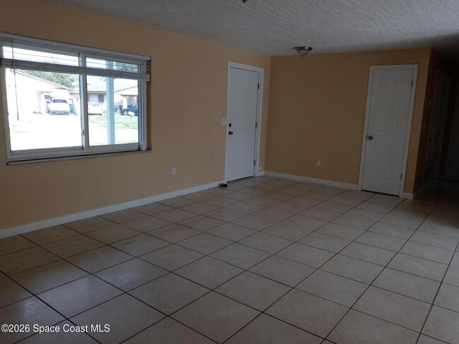 Building Photo - 2449 Mercury Dr