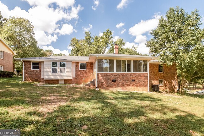Building Photo - 1420 Denfield Ct