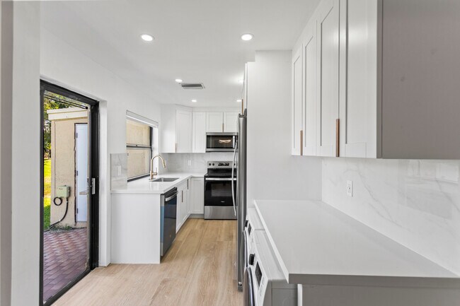 Building Photo - 6225 NW 171st St