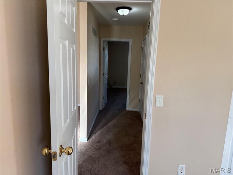 Building Photo - 733 Pecan Hill Dr