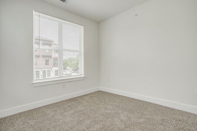 Building Photo - 3144 Forest Park Blvd