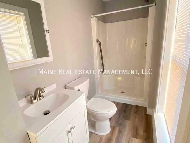 Building Photo - 318 Essex St