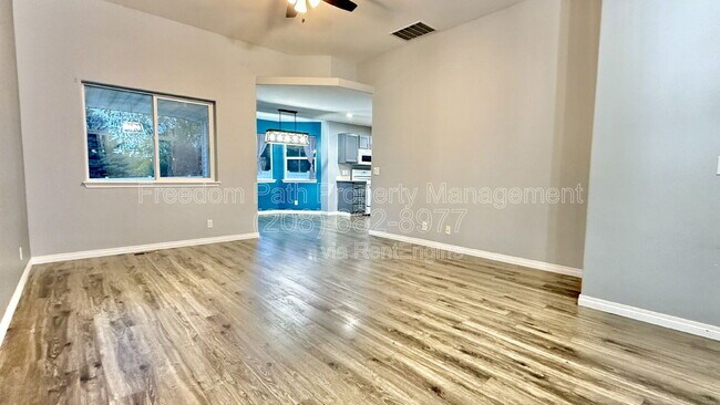 Building Photo - 2777 W Apperson Dr