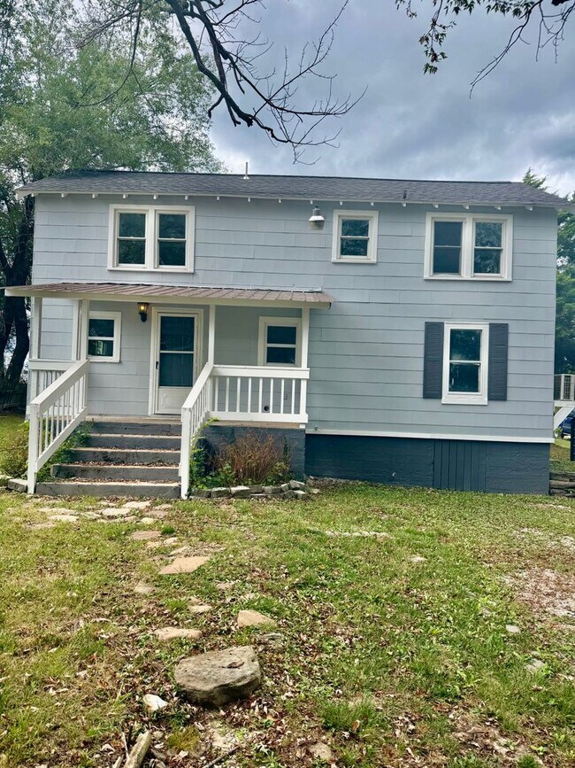 Building Photo - 804 S Askins St
